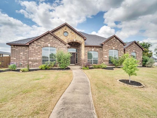 100 Windsor Circle, Waxahachie, TX 75165
