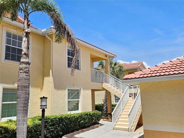 904 CASA DEL LAGO WAY , Unit 904, VENICE, FL 34292