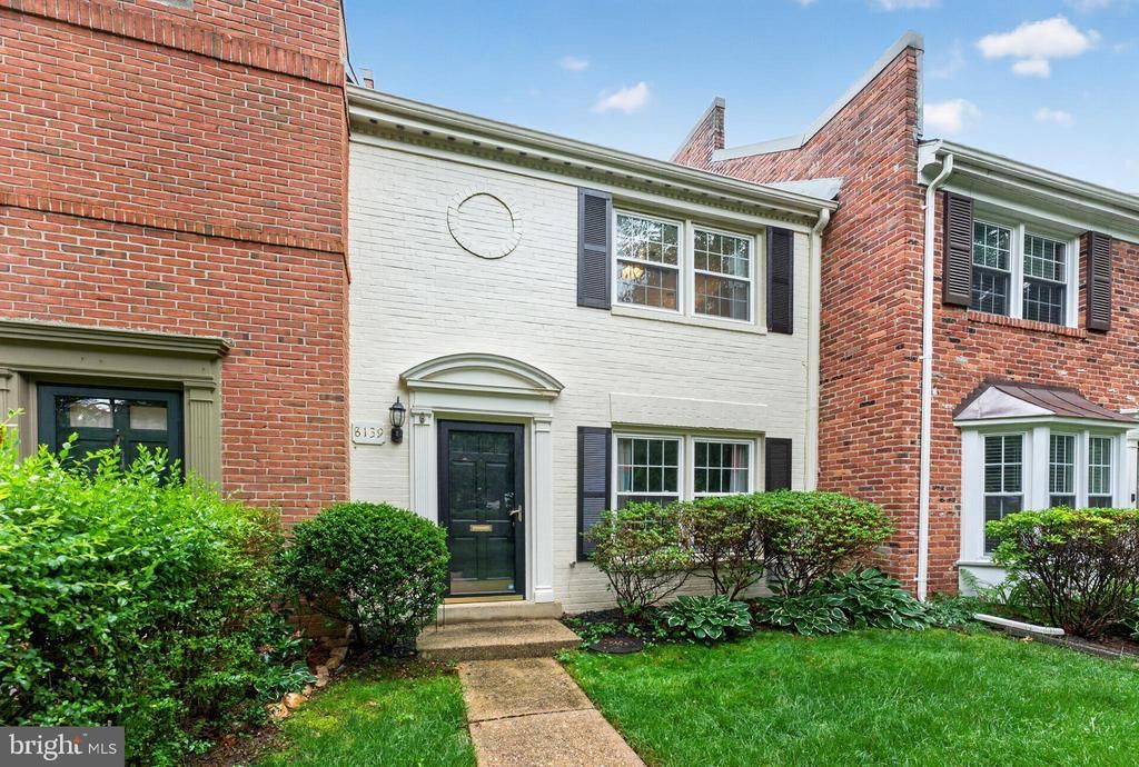 8139 Carrleigh Parkway, Springfield, VA 22152 Main Photo