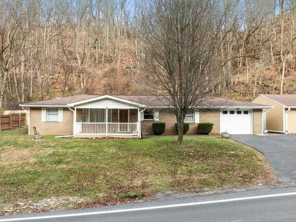 229 Washington Pike, Wellsburg, WV 26070