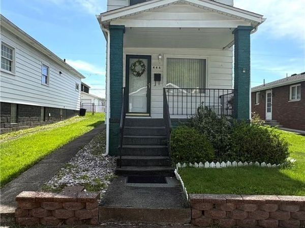 446 Sinclair Avenue , Yorkville, OH 43971