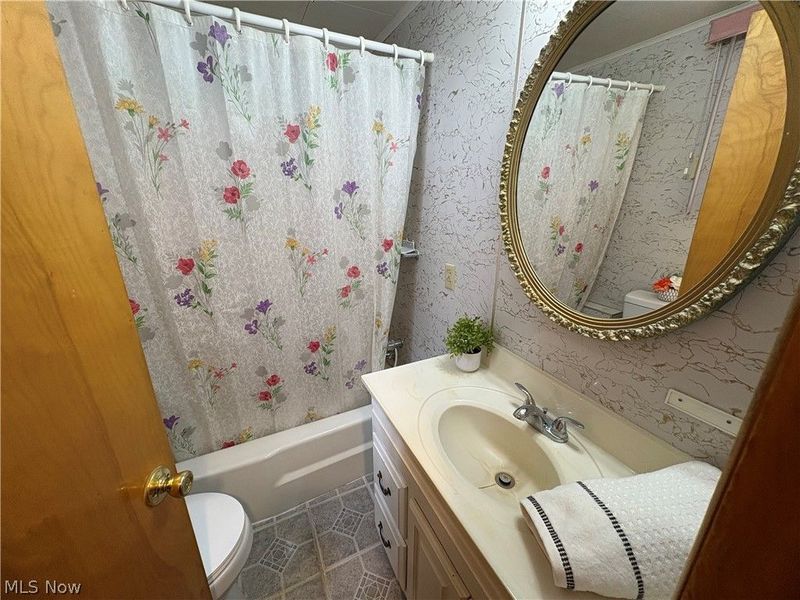 446 Sinclair Avenue, Yorkville, OH 43971 Photo 12