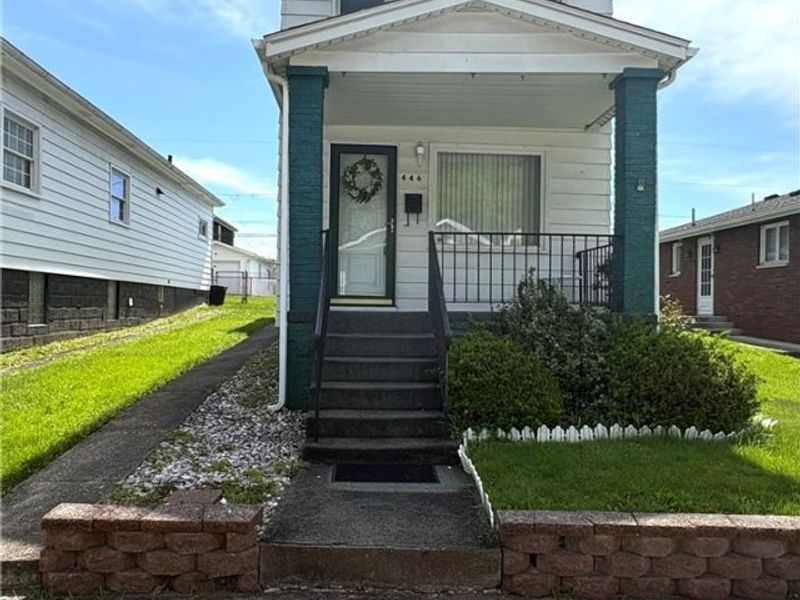 446 Sinclair Avenue, Yorkville, OH 43971 Photo 2