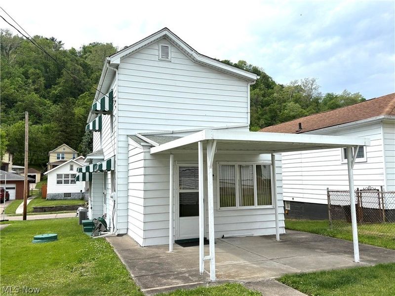 446 Sinclair Avenue, Yorkville, OH 43971 Photo 5