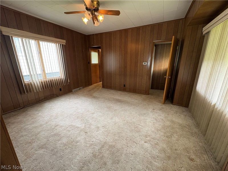 446 Sinclair Avenue, Yorkville, OH 43971 Photo 9
