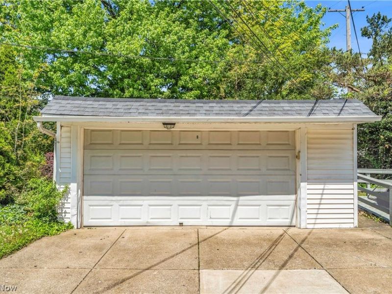 20571 Lake Shore Boulevard, Unit 2/UP, Euclid, OH 44123 Photo 19