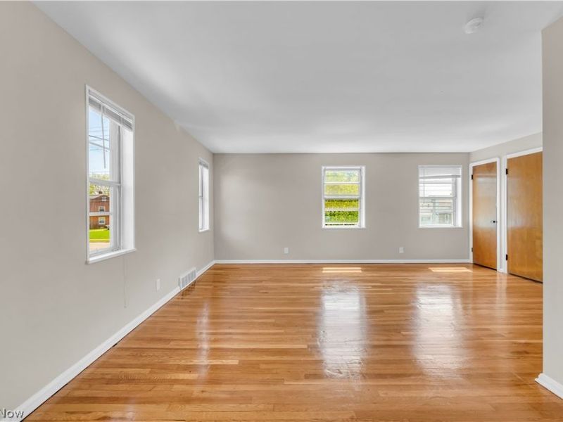 20571 Lake Shore Boulevard, Unit 2/UP, Euclid, OH 44123 Photo 3