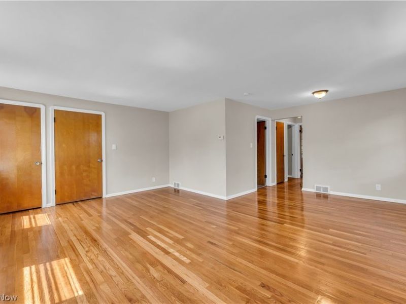 20571 Lake Shore Boulevard, Unit 2/UP, Euclid, OH 44123 Photo 5