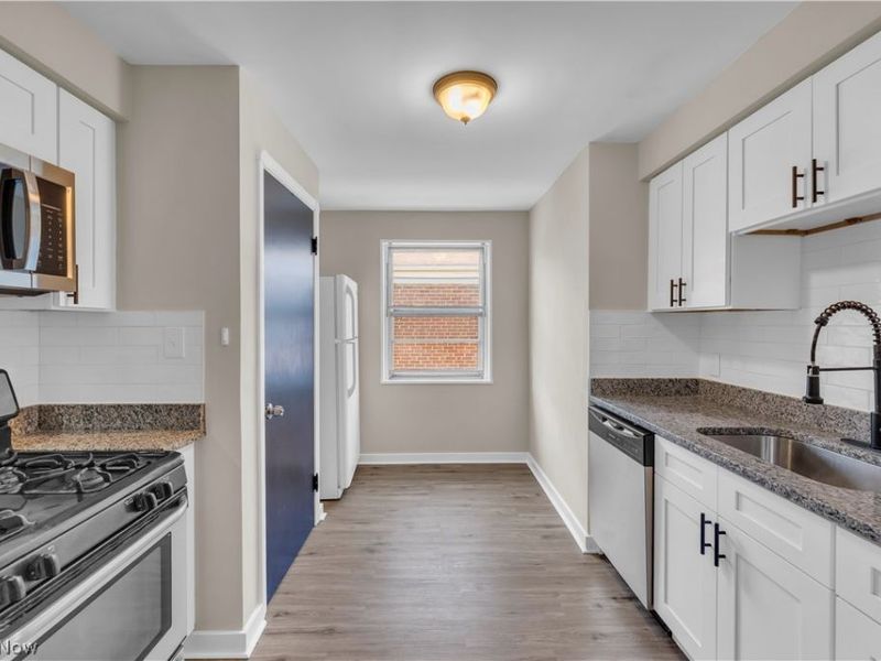20571 Lake Shore Boulevard, Unit 2/UP, Euclid, OH 44123 Photo 9