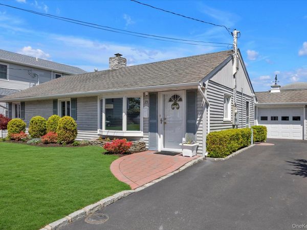 25 Bayview Avenue , Babylon, NY 11702