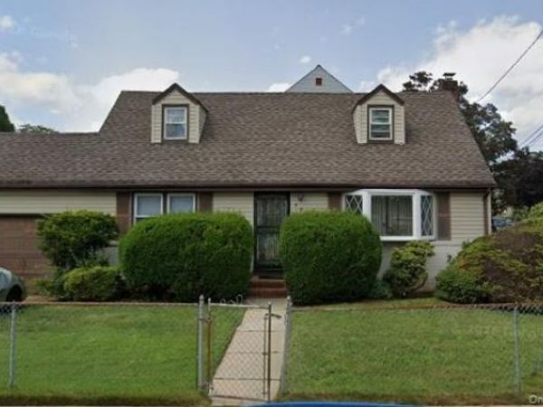 247 Windsor Parkway, Hempstead, NY 11550