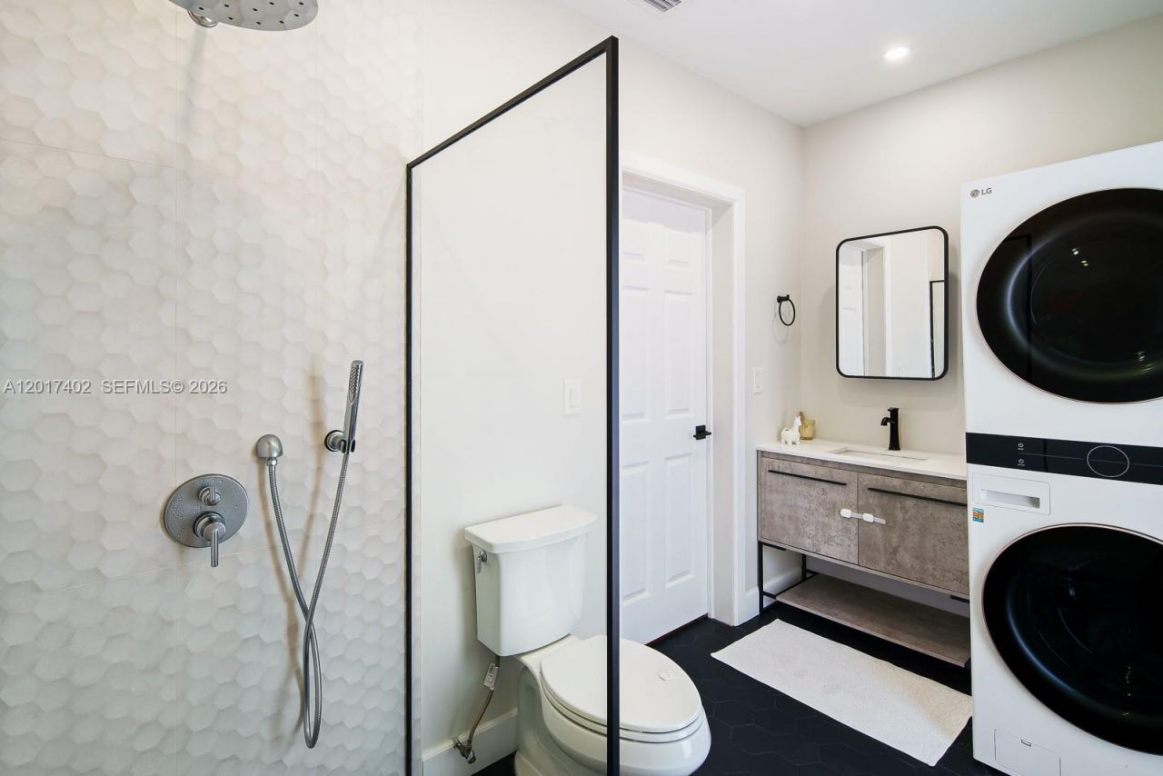 405 Viscaya Ave, Unit 405, Coral Gables, FL 33134 Photo