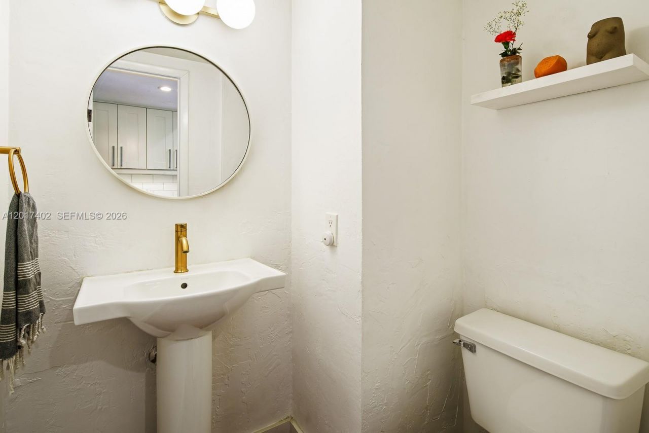 405 Viscaya Ave, Unit 405, Coral Gables, FL 33134 Photo