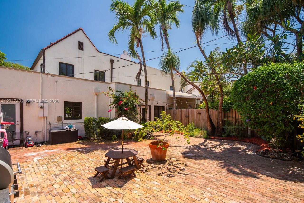 405 Viscaya Ave, Unit 405, Coral Gables, FL 33134 Photo