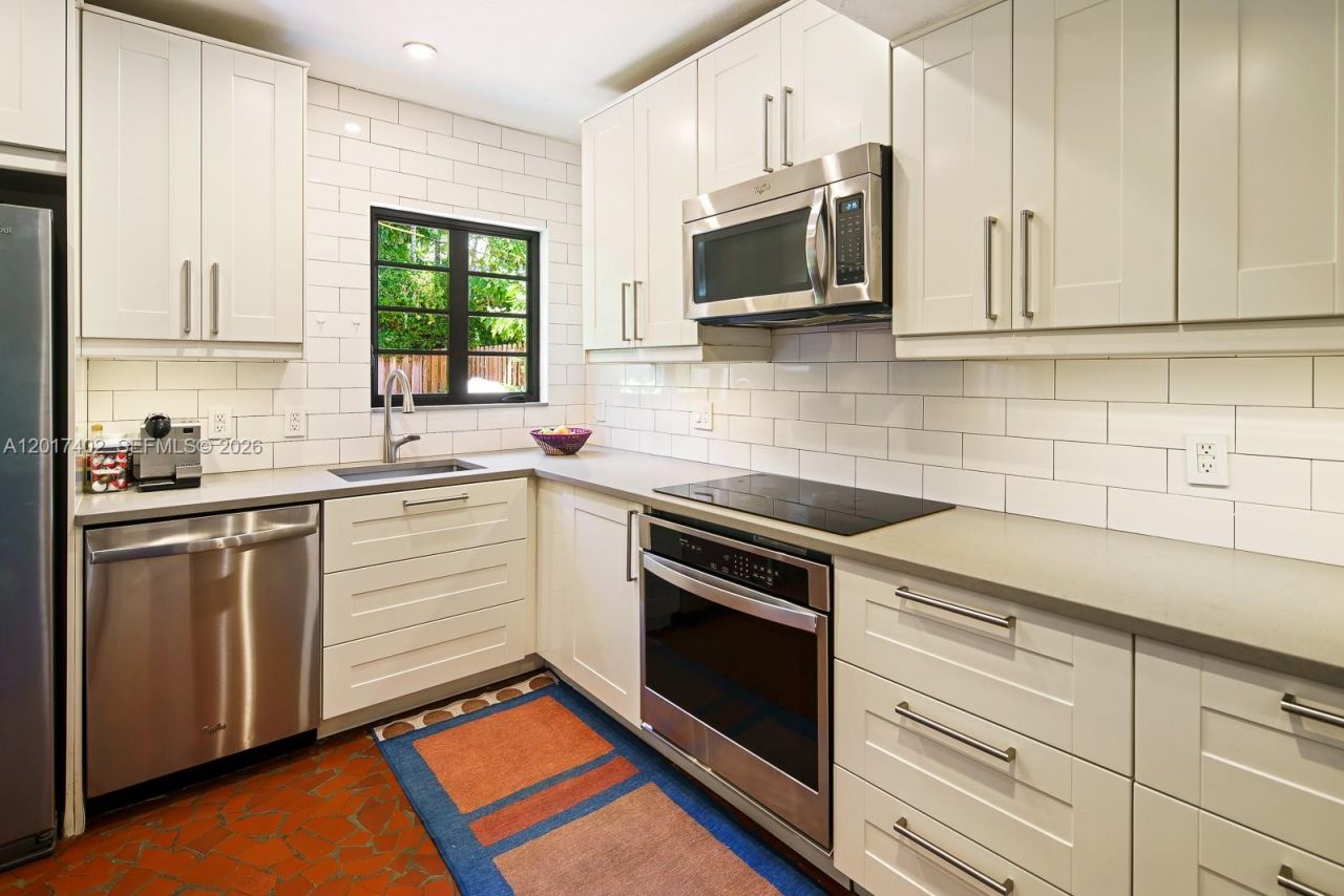 405 Viscaya Ave, Unit 405, Coral Gables, FL 33134 Photo