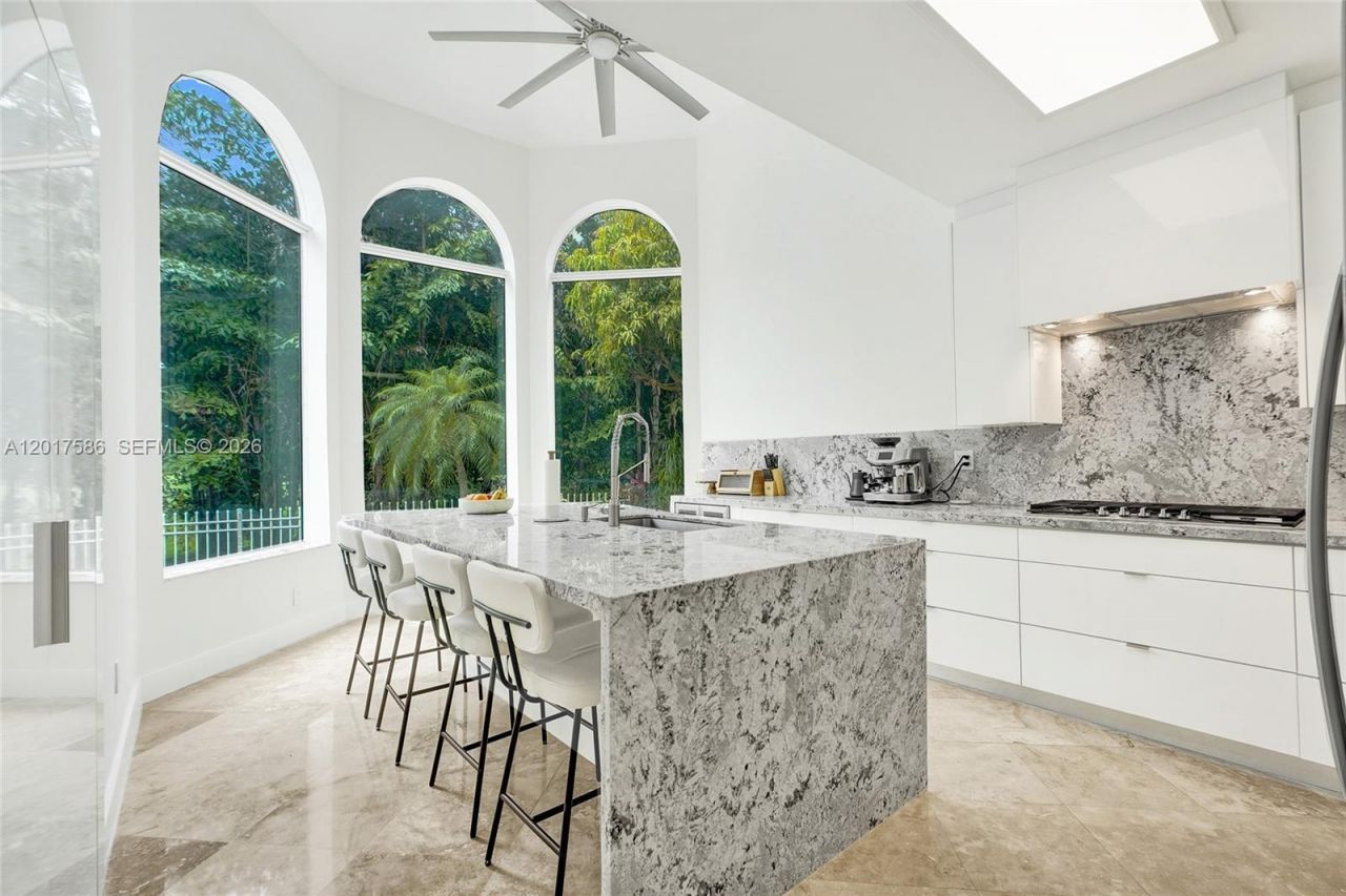 10340 NW 46th Ter, Doral, FL 33178 Photo