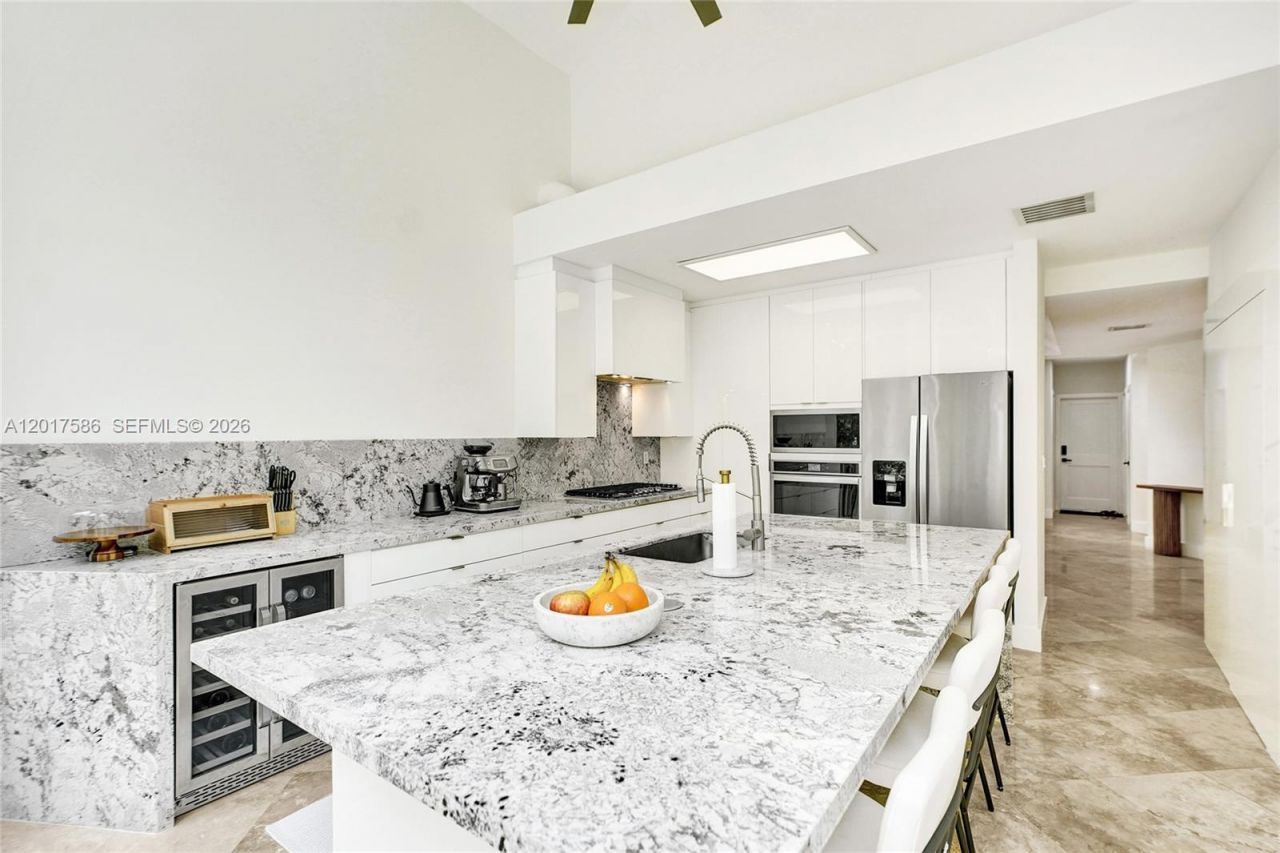 10340 NW 46th Ter, Doral, FL 33178 Photo