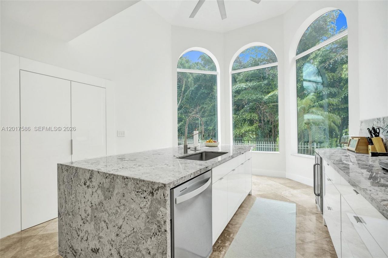 10340 NW 46th Ter, Doral, FL 33178 Photo