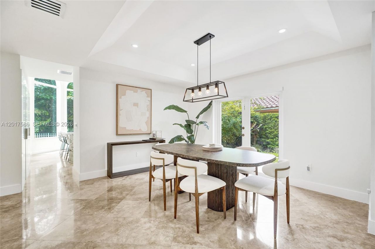 10340 NW 46th Ter, Doral, FL 33178 Photo
