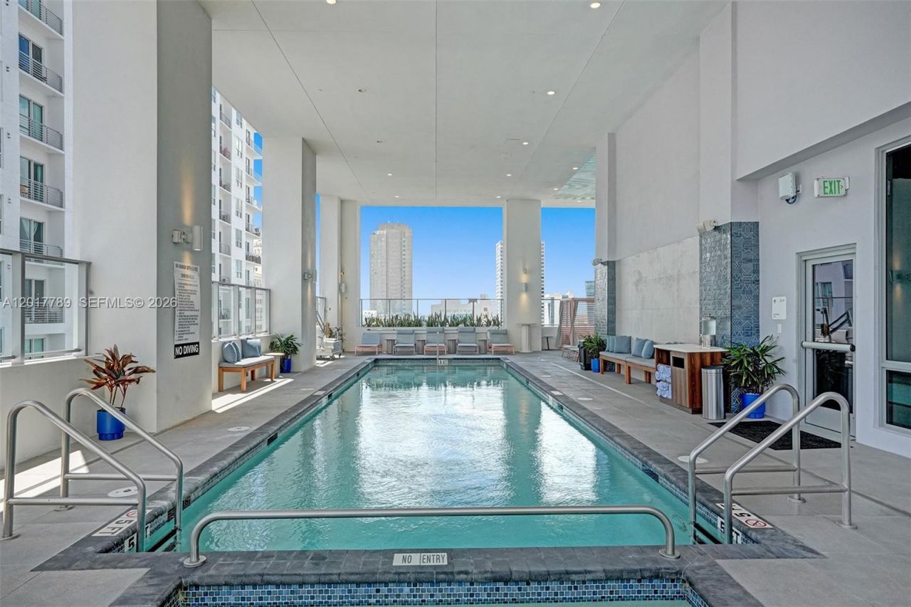 227 NE 2nd St, Unit 1610, Miami, FL 33132 Photo