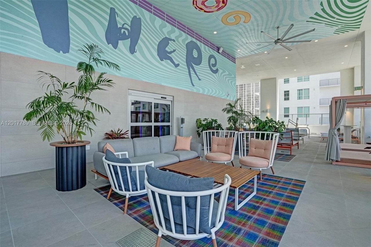 227 NE 2nd St, Unit 1610, Miami, FL 33132 Photo
