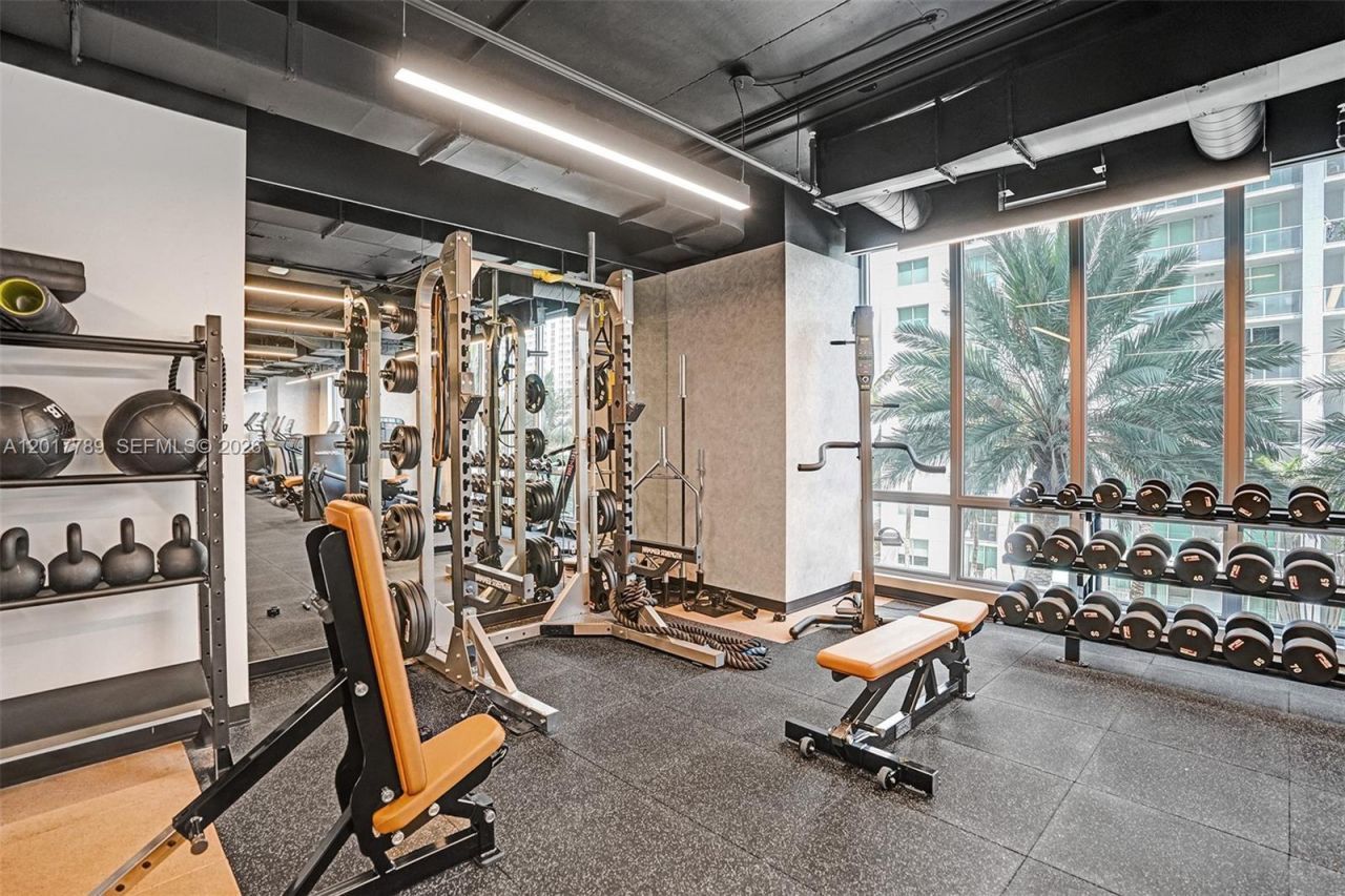 227 NE 2nd St, Unit 1610, Miami, FL 33132 Photo