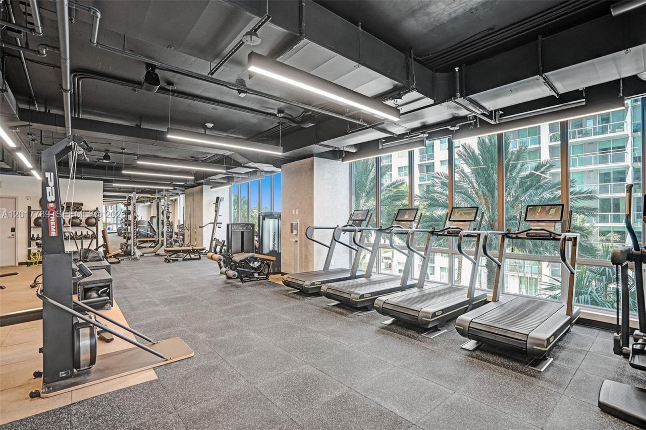 227 NE 2nd St, Unit 1610, Miami, FL 33132 Photo