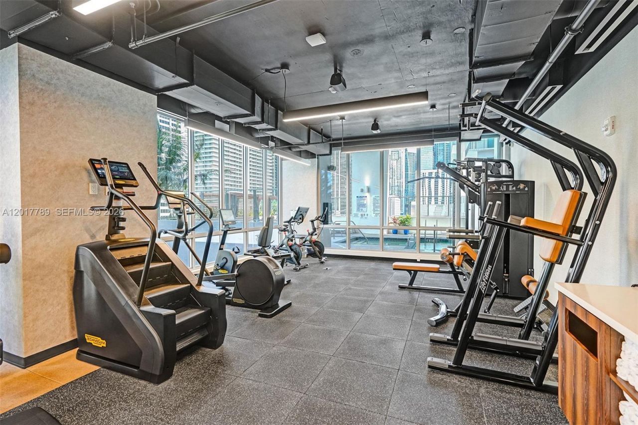227 NE 2nd St, Unit 1610, Miami, FL 33132 Photo