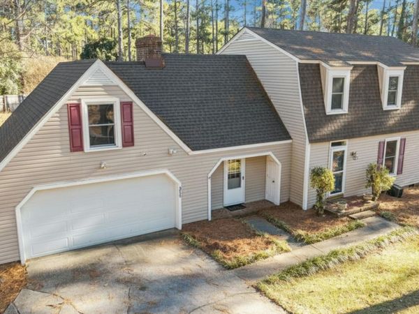 215 Canterbury Road , Southern Pines, NC 28387