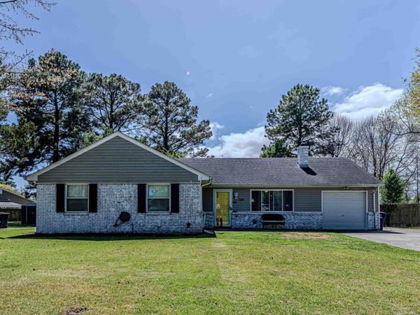 408 Cardinal Road , Jacksonville, NC 28546