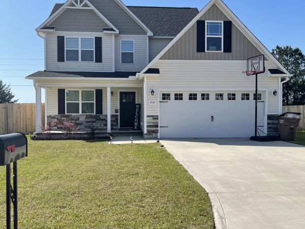 216 Holly Grove Court E, Jacksonville, NC 28540