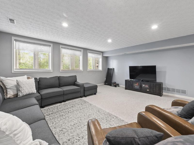 7675 High Wind Drive, Powell, OH 43065 Photo 36
