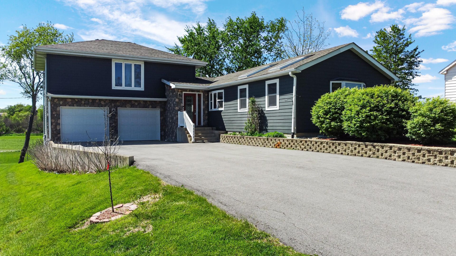 10730 Forestdale Street, Saint John, IN 46373 Main Photo