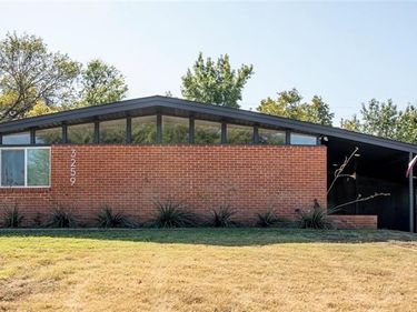 3259 Binyon Street, Fort Worth, TX 76133