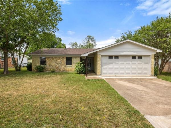 606 Nancy Drive, Glen Rose, TX 76043