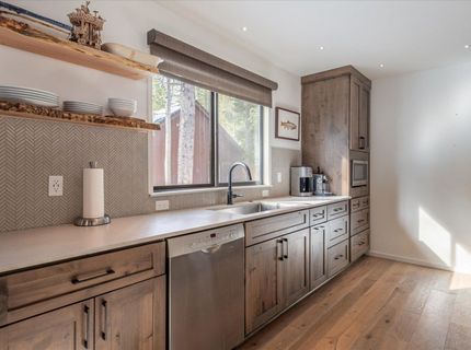 15310 Northwoods Boulevard, Truckee, CA 96161 Photo