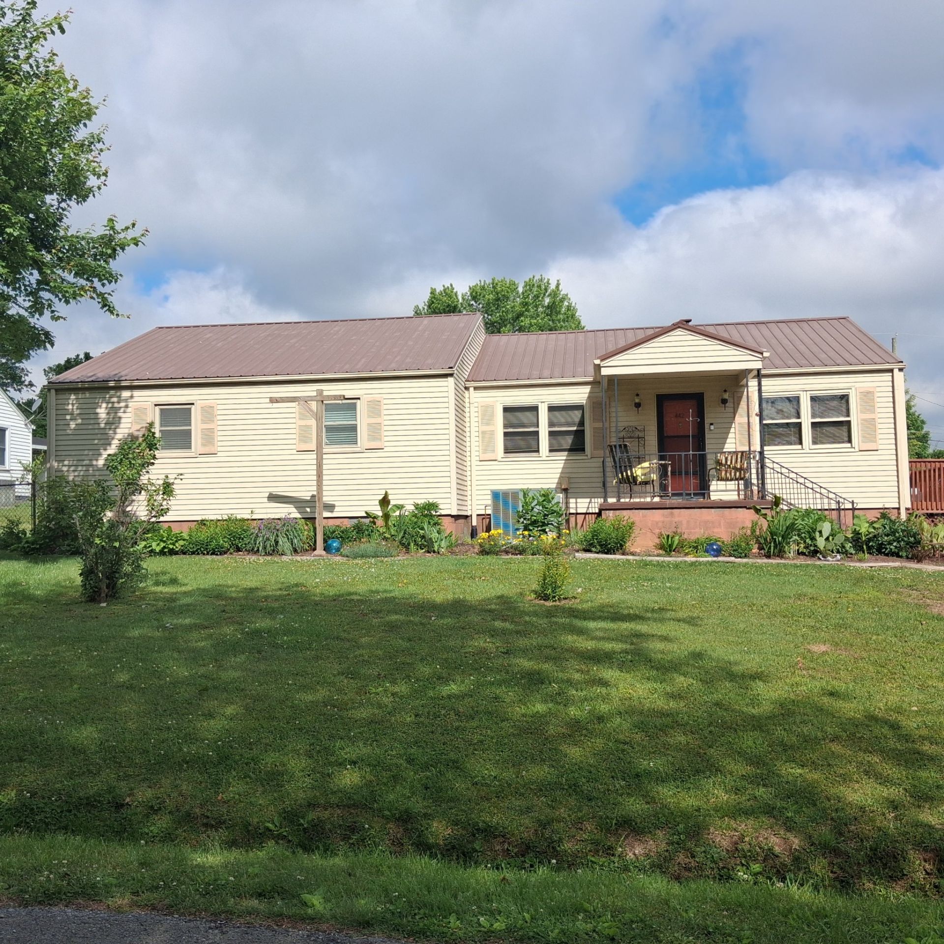 442 Crescent Dr, Springfield, TN 37172 Main Photo
