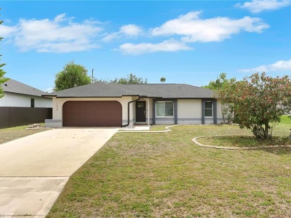 1628 SW 12th LN , CAPE CORAL, FL 33991