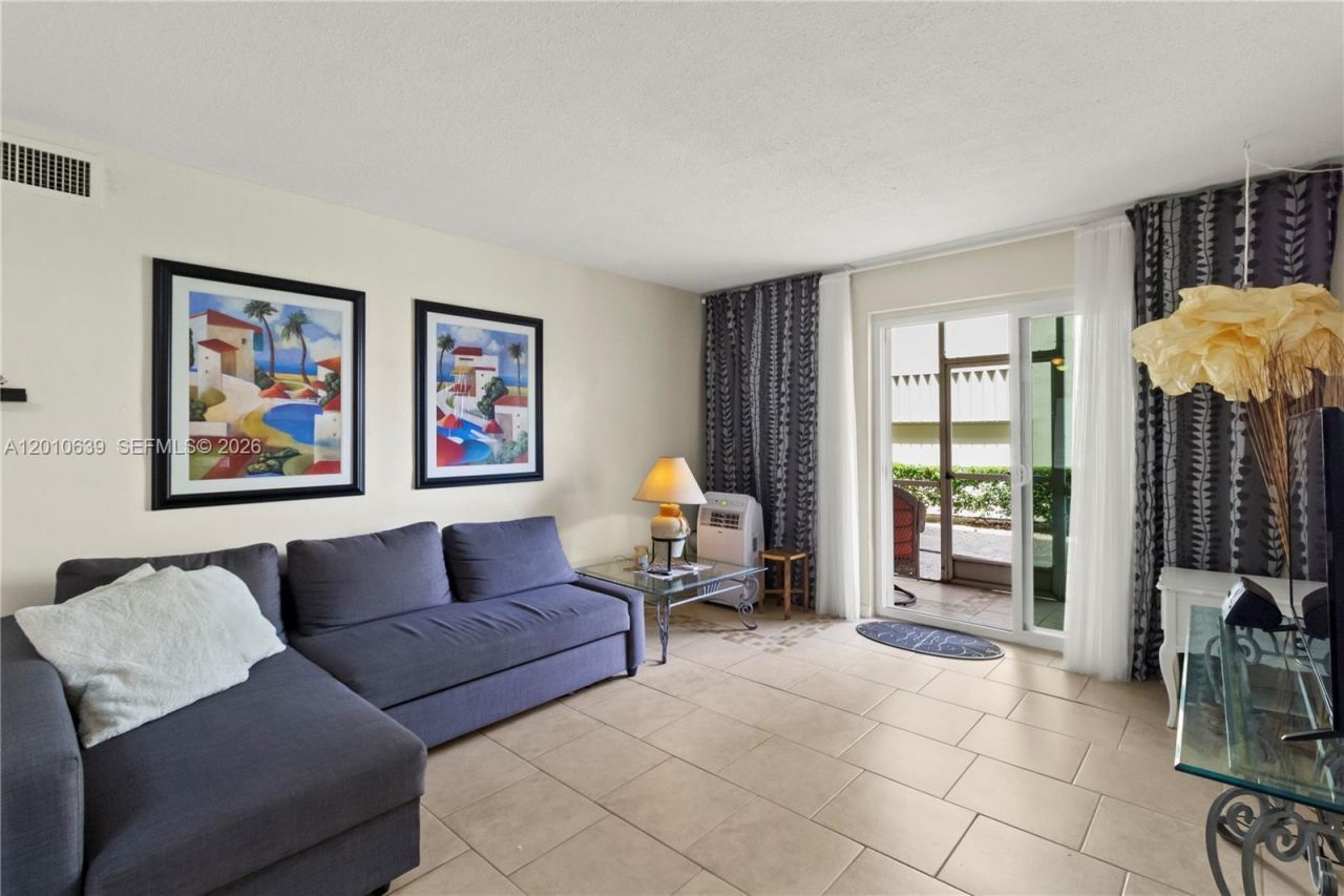 2600 Diana Dr, Unit 119, Hallandale Beach, FL 33009 Photo