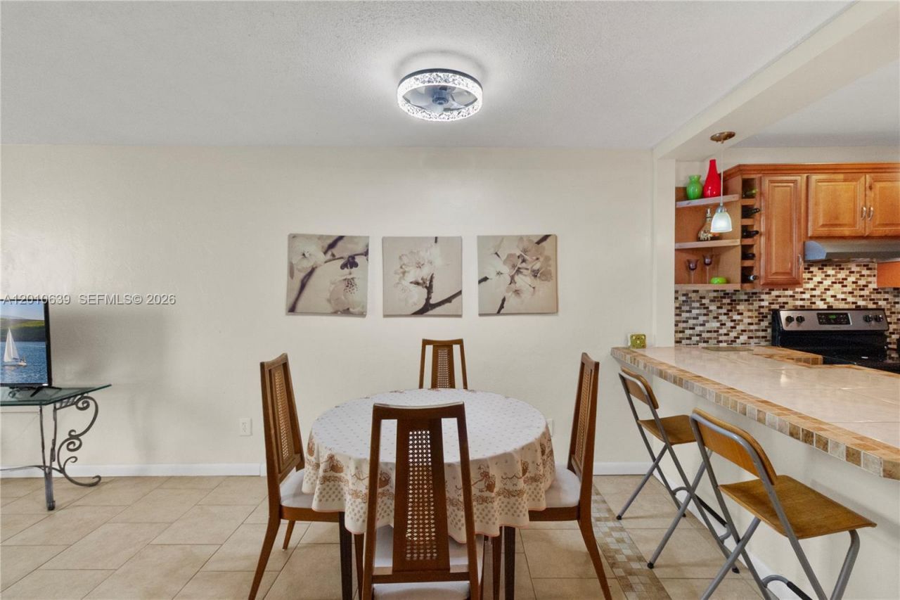 2600 Diana Dr, Unit 119, Hallandale Beach, FL 33009 Photo