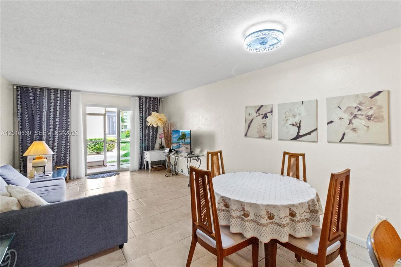 2600 Diana Dr, Unit 119, Hallandale Beach, FL 33009 Photo