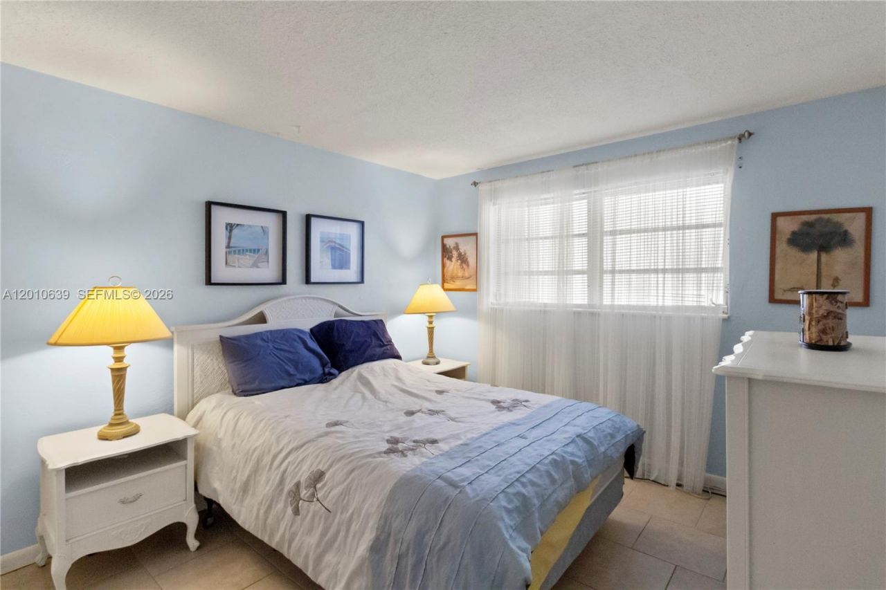2600 Diana Dr, Unit 119, Hallandale Beach, FL 33009 Photo