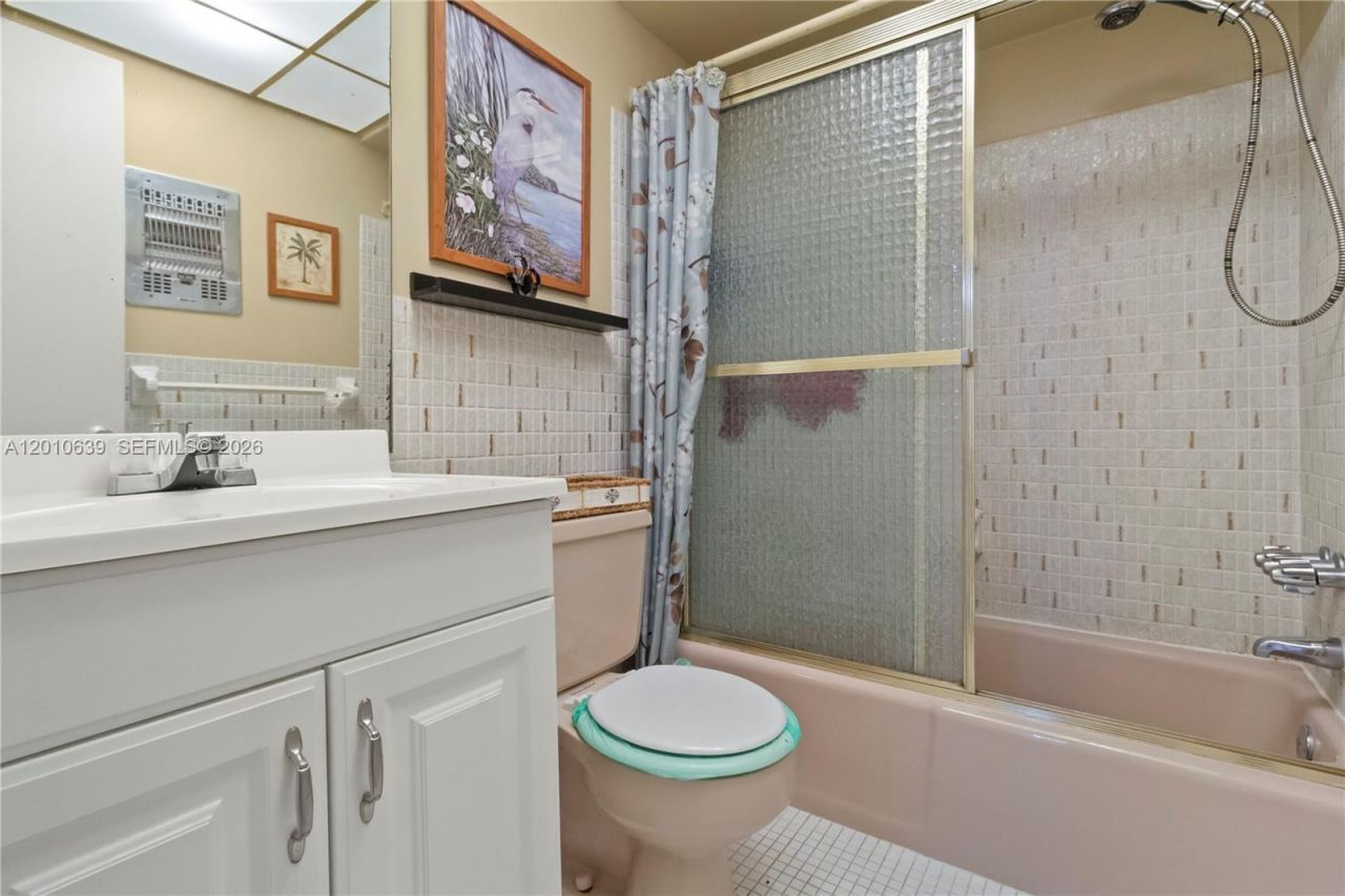 2600 Diana Dr, Unit 119, Hallandale Beach, FL 33009 Photo