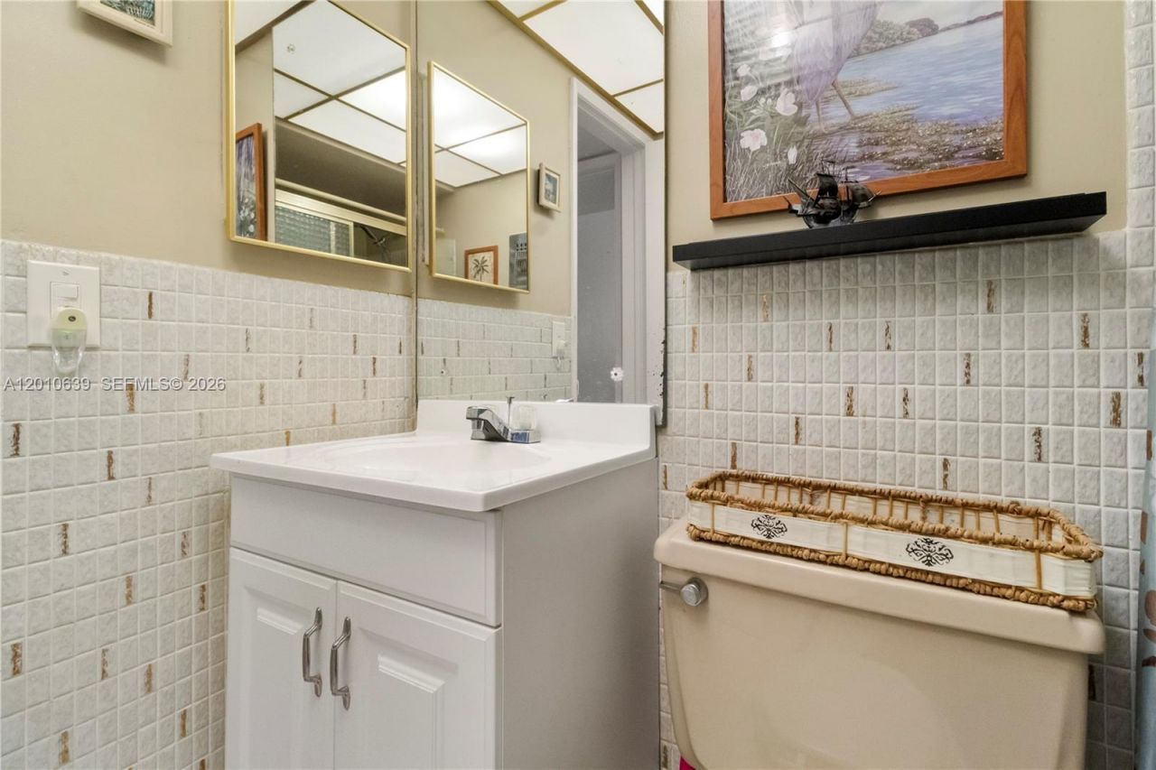 2600 Diana Dr, Unit 119, Hallandale Beach, FL 33009 Photo