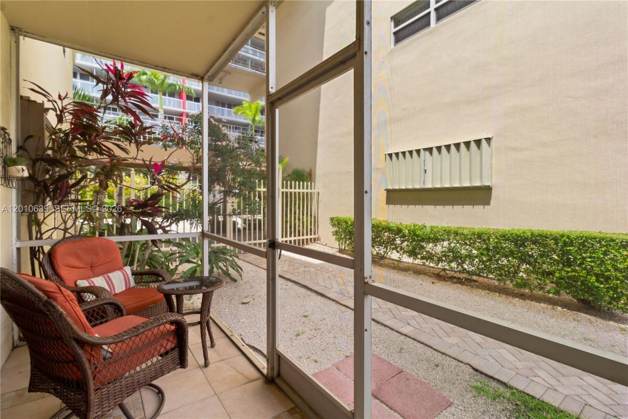 2600 Diana Dr, Unit 119, Hallandale Beach, FL 33009 Photo