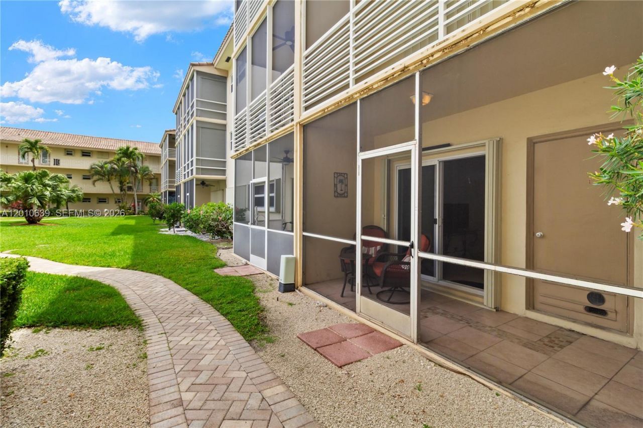 2600 Diana Dr, Unit 119, Hallandale Beach, FL 33009 Photo