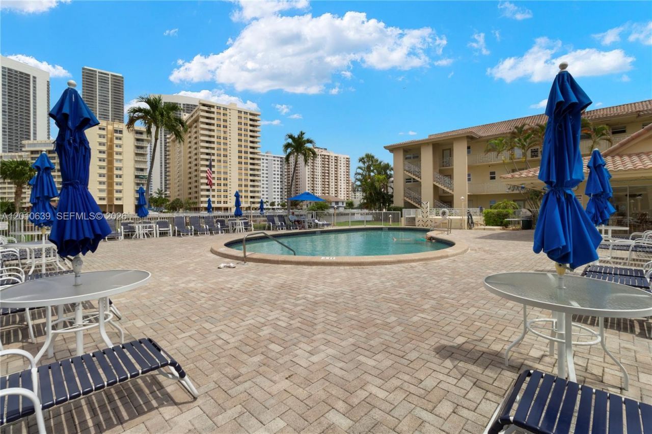 2600 Diana Dr, Unit 119, Hallandale Beach, FL 33009 Photo