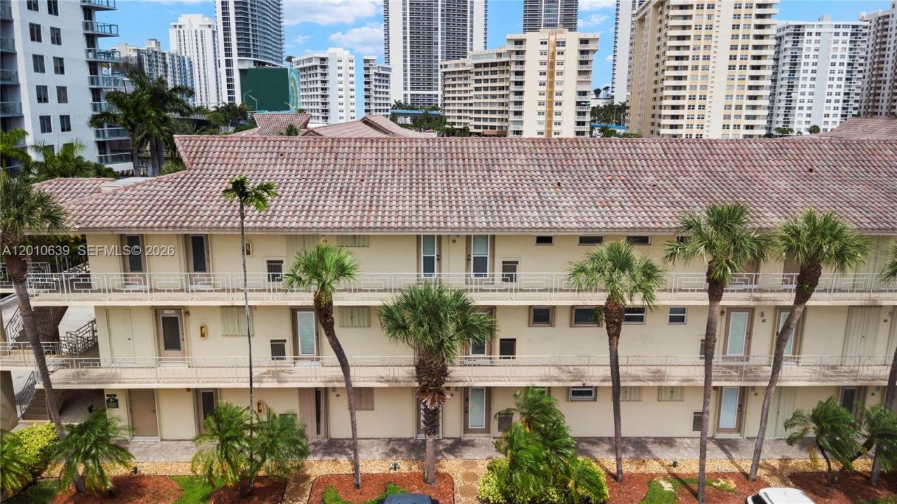 2600 Diana Dr, Unit 119, Hallandale Beach, FL 33009 Photo
