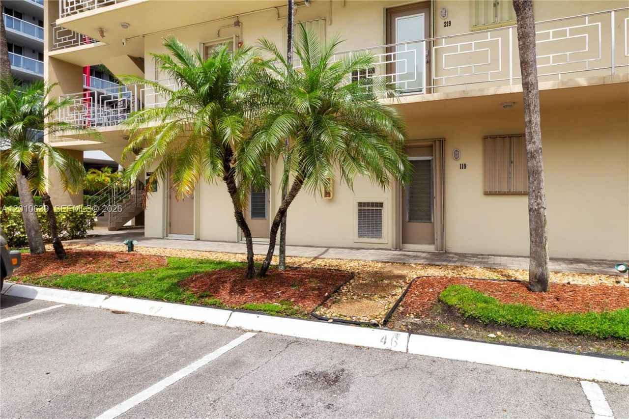 2600 Diana Dr, Unit 119, Hallandale Beach, FL 33009 Photo
