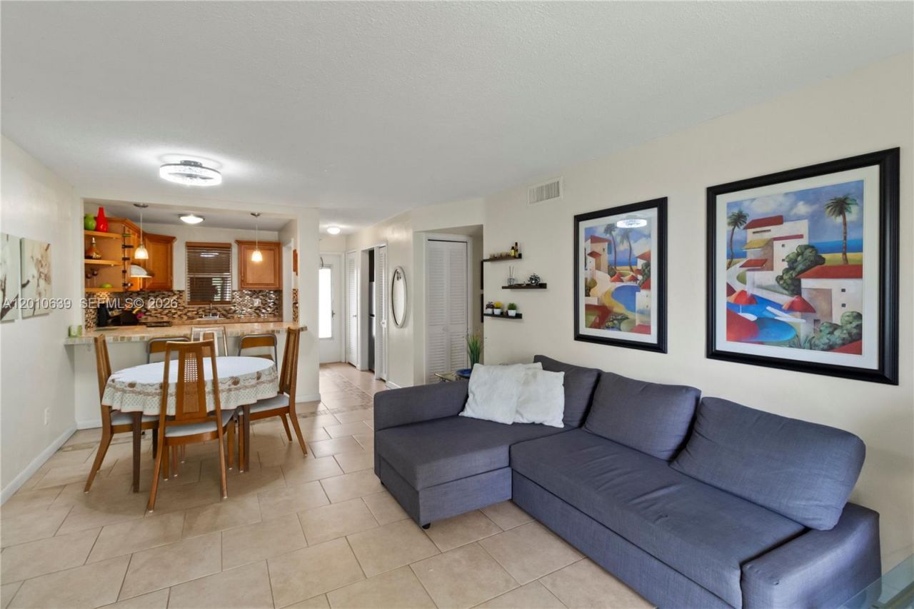 2600 Diana Dr, Unit 119, Hallandale Beach, FL 33009 Photo
